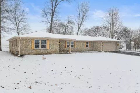 Exterior - 127 E Michelle Ln, Pendleton, IN 46064 photo 3 of 5