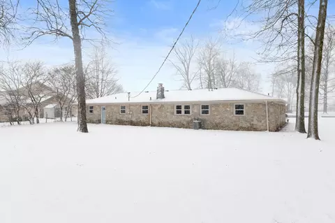Exterior - 127 E Michelle Ln, Pendleton, IN 46064 photo 5 of 5