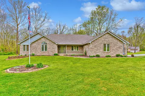 1260 W Bunker Hill Rd, Mooresville, IN 46158