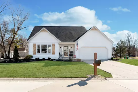 14716 Harvest Dr, Carmel, IN 46032