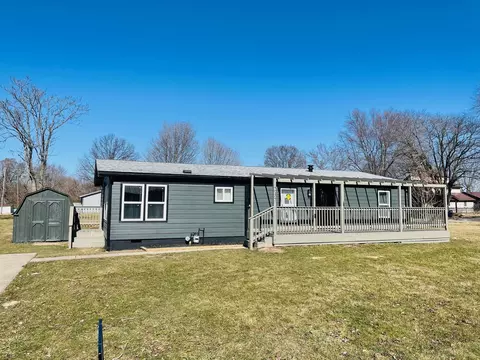 237 E Columbia St, Andrews, IN 46702