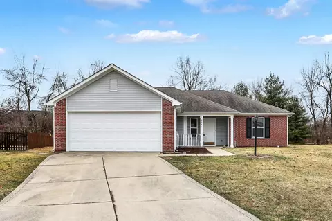 3841 Chantry Way, Greenwood, IN 46143