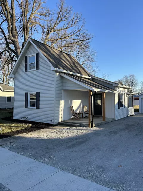 301 E Wall St, Advance, IN 46102