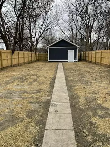 Exterior - 2826 E 18th St, Indianapolis, IN 46218 photo 5 of 6