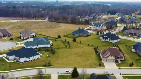 1327 Greenstone Dr, Danville, IN 46122