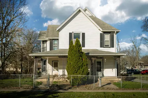 226 N Center St, Plainfield, IN 46168