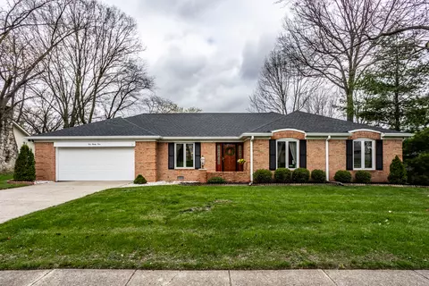 124 Northwood Dr, Fishers, IN 46038