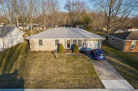 2806 Meadowwood Dr, Madison, IN 47250