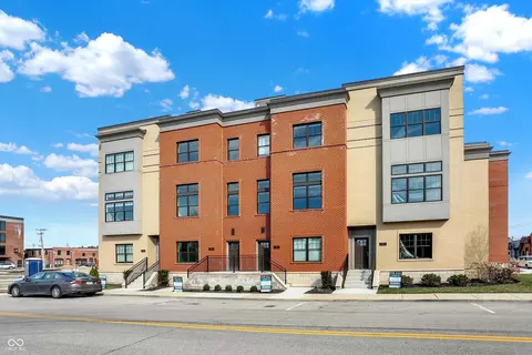 82 E Wayne St #C, Franklin, IN 46131 photo 2