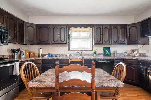 Kitchen - 6873 E 1100 N, Pendleton, IN 46064 photo 2 of 2
