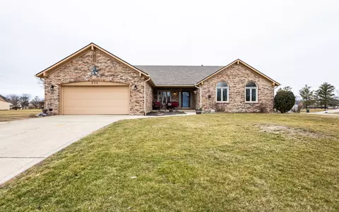 232 N Liberty Ln, Greenfield, IN 46140