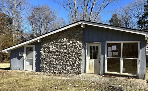 190 SE Cherokee Dr, North Vernon, IN 47265