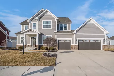 10678 Heatherfield Dr, Fishers, IN 46038
