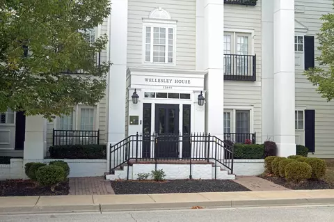 12840 University Cres #2C, Carmel, IN 46032