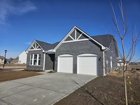 915 Aurora Ln, Franklin, IN 46131
