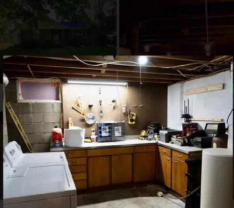 Kitchen - 1301 9th St, Covington, IN 47932 photo 3 of 3