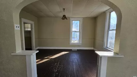 219 W North St, Tipton, IN 46072