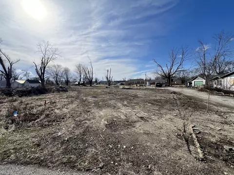 150 S Railroad St, Whiteland, IN 46184