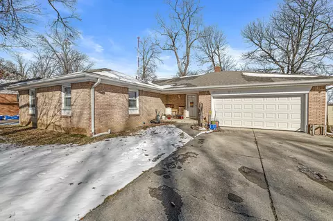 8628 E Skyway Dr, Indianapolis, IN 46219