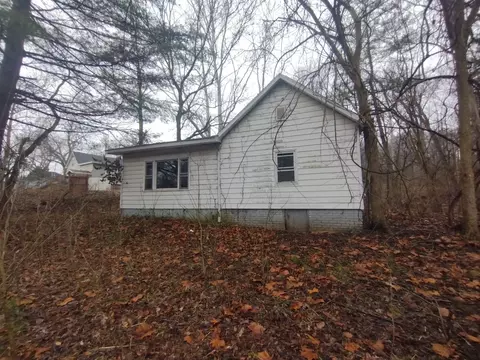 2458 E Knowles St, Clinton, IN 47842