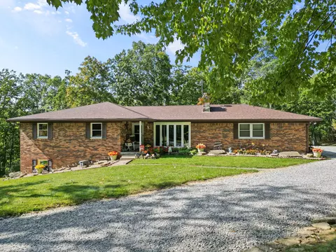 9945 E Gilmore Ridge Rd, Nashville, IN 47448