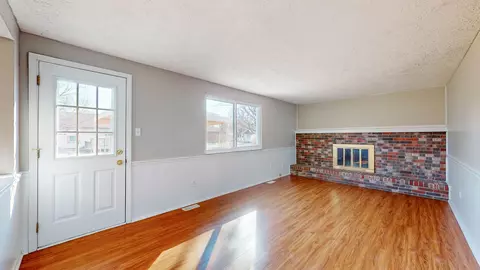 Living - 609 Brentwood Dr E, Plainfield, IN 46168 photo 3 of 3