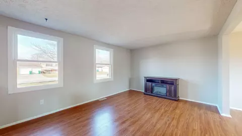 Living - 609 Brentwood Dr E, Plainfield, IN 46168 photo 1 of 3