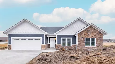 1946 Austin James Ln, Seymour, IN 47274