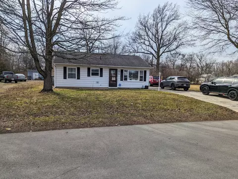 2809 N Linda Layne, Muncie, IN 47303