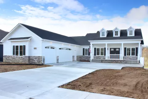 3749 Maple Ridge Dr, Columbus, IN 47201