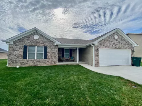 117 E Oak St, Roachdale, IN 46172