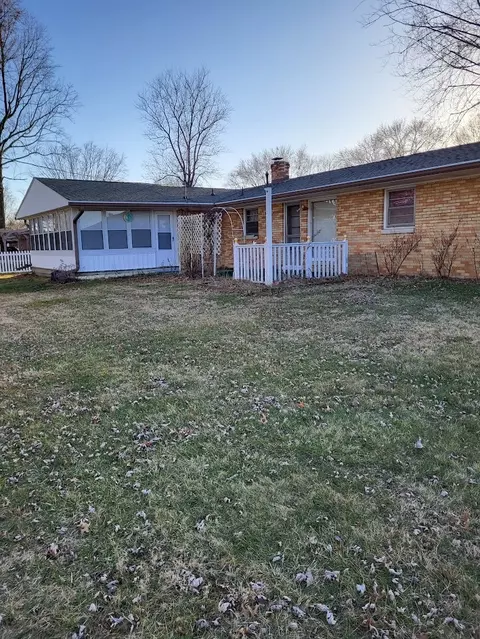 825 Gary Dr, Plainfield, IN 46168 photo 2