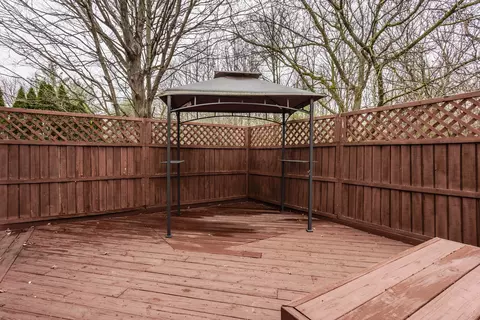 10622 Northhampton Dr, Fishers, IN 46038 photo 32