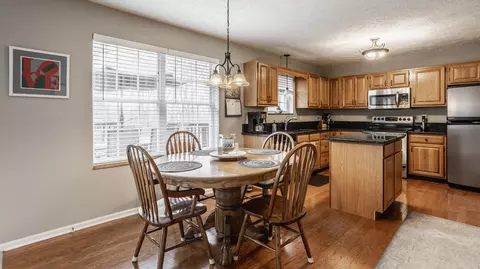 10622 Northhampton Dr, Fishers, IN 46038 photo 6