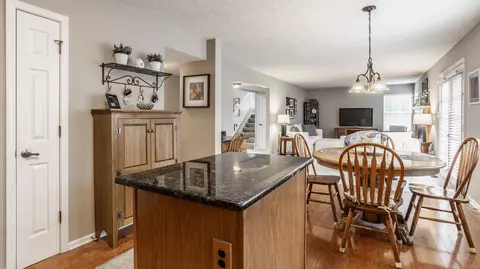 10622 Northhampton Dr, Fishers, IN 46038 photo 9