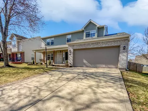 1460 Derbyshire Dr, Greenwood, IN 46143