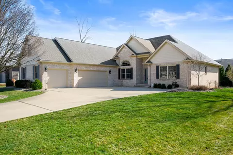 279 S Woodridge Dr, Pittsboro, IN 46167