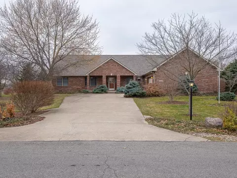 964 N Maiellen Dr, Greenfield, IN 46140