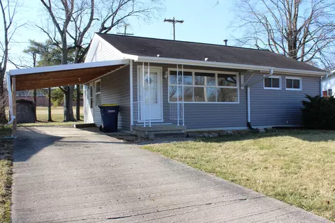 714 Hillcrest Dr, Greencastle, IN 46135