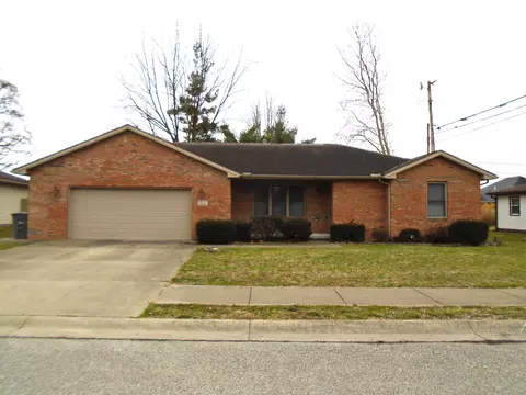 825 Shannon Dr, Seymour, IN 47274