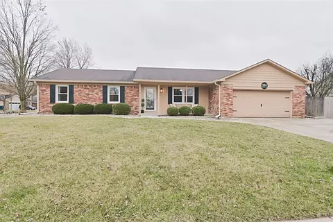 201 Deerberry Ct, Noblesville, IN 46062