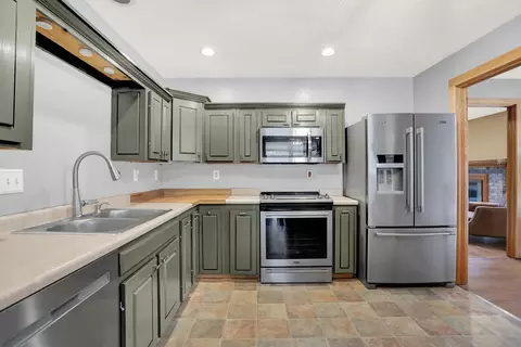 Kitchen - 6392 E County Road 600 S, Plainfield, IN 46168 photo 4 of 4