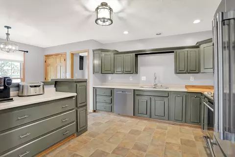 Kitchen - 6392 E County Road 600 S, Plainfield, IN 46168 photo 2 of 4