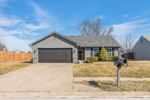 6132 Miller Woods Ln, Indianapolis, IN 46237