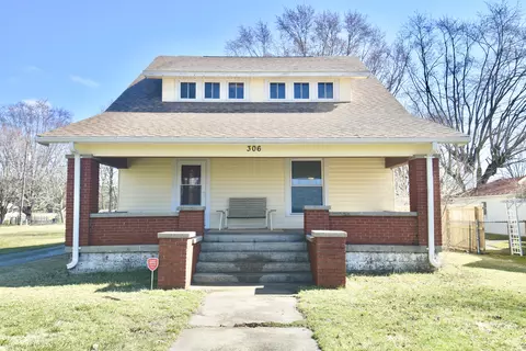 306 S Main St, Shirley, IN 47384