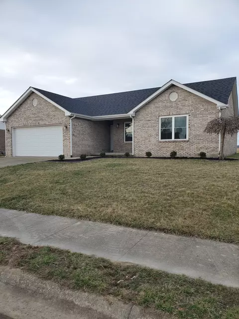 4612 Ashwood Dr, Seymour, IN 47274