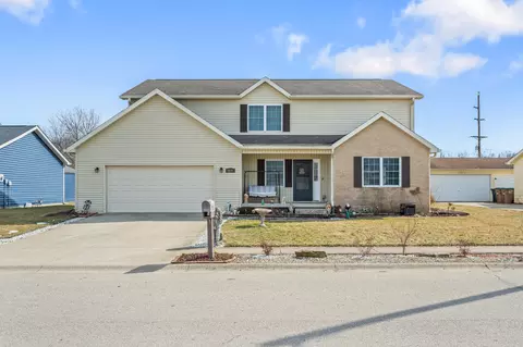 4633 Clairmont Dr, Columbus, IN 47203