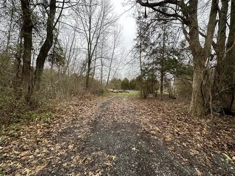 4008 W Thomastown Rd, Scottsburg, IN 47170