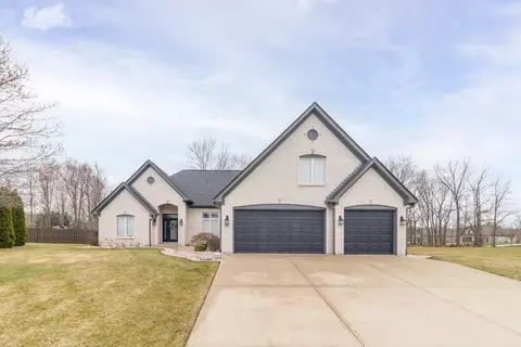 267 Hidden Glen Dr, Greenfield, IN 46140