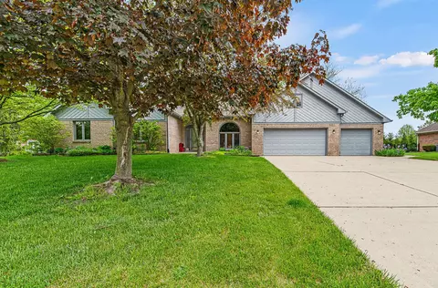2137 Scarlet Oak Dr, Avon, IN 46123